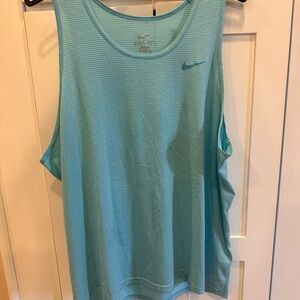 Nike Men's Aqua Scoop-Neck Performance Tank Top